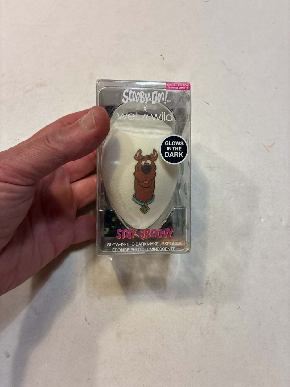 Wet n Wild Scooby-Doo Stay Groovy Glow-In-The-Dark Makeup Sponge